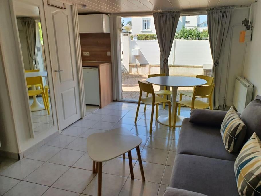 Logement Amboise Centre Avec Terrasse Privee المظهر الخارجي الصورة